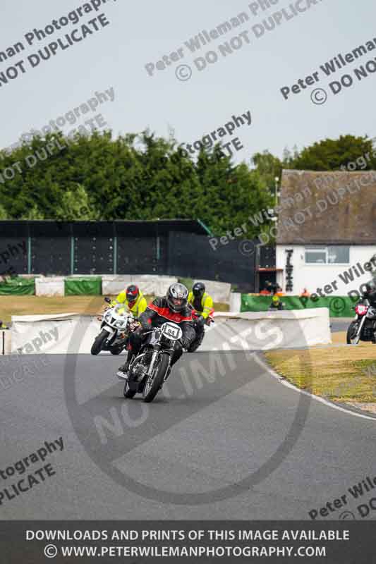 Vintage motorcycle club;eventdigitalimages;mallory park;mallory park trackday photographs;no limits trackdays;peter wileman photography;trackday digital images;trackday photos;vmcc festival 1000 bikes photographs